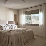 Laura Suites